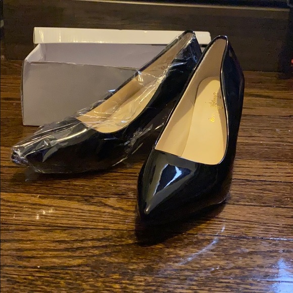 Shoe/Heels - Picture 2 of 4